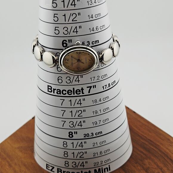 Faded Glory Women's Silver Tone Bracelet Watch Oval Retro Link Mod Bubble Style - Picture 7 of 9